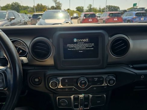 Used 2021 Jeep Wrangler Unlimited Sport AWD/4WD image 8