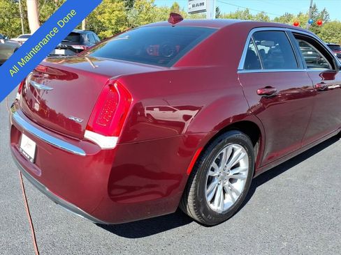 Used 2017 Chrysler 300 Limited image 5
