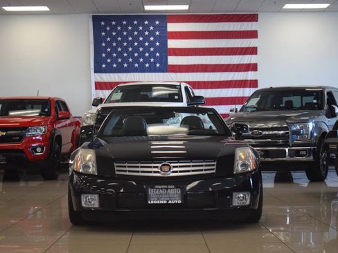 Used 2005 Cadillac XLR RWD image 2