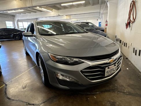 Used 2024 Chevrolet Malibu LT image 2