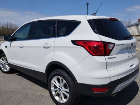Used 2019 Ford Escape SE image 6