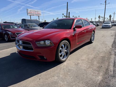 Used 2012 Dodge Charger SXT image 3