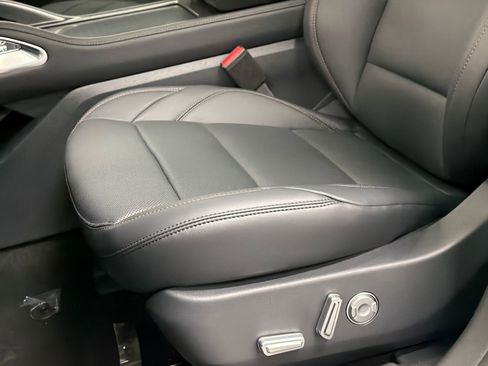 New 2026 Lincoln Nautilus Premier w/ Equipment Group 102A image 18