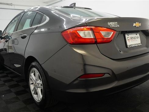 Used 2017 Chevrolet Cruze LT w/ Convenience Package FWD image 6