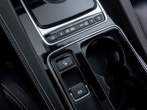 Used 2020 Jaguar F-PACE S image 18