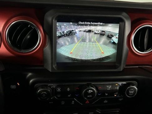 Used 2022 Jeep Wrangler Unlimited Rubicon w/ Cold Weather Group image 24