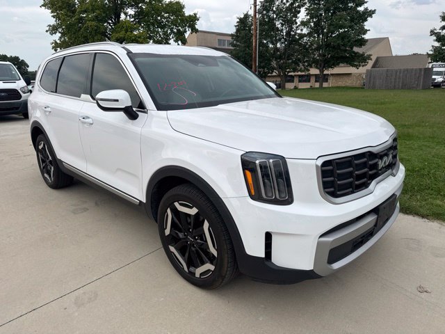 Used 2023 Kia Telluride S AWD/4WD image 4