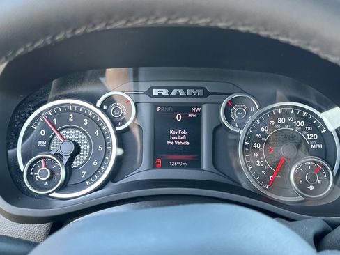 Certified 2026 RAM 2500 Big Horn AWD/4WD image 13