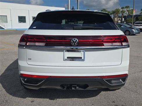 Used 2024 Volkswagen Atlas Cross Sport SE FWD image 3