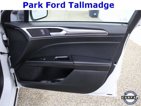 Used 2020 Ford Fusion SEL image 21