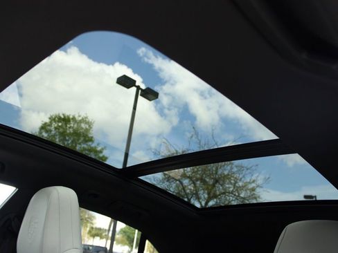 New 2025 Porsche Macan 4S Electric image 25