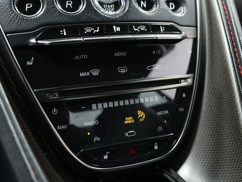 Used 2018 Aston Martin DB11 V12 image 36