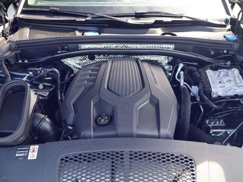 New 2026 Porsche Macan AWD/4WD image 26