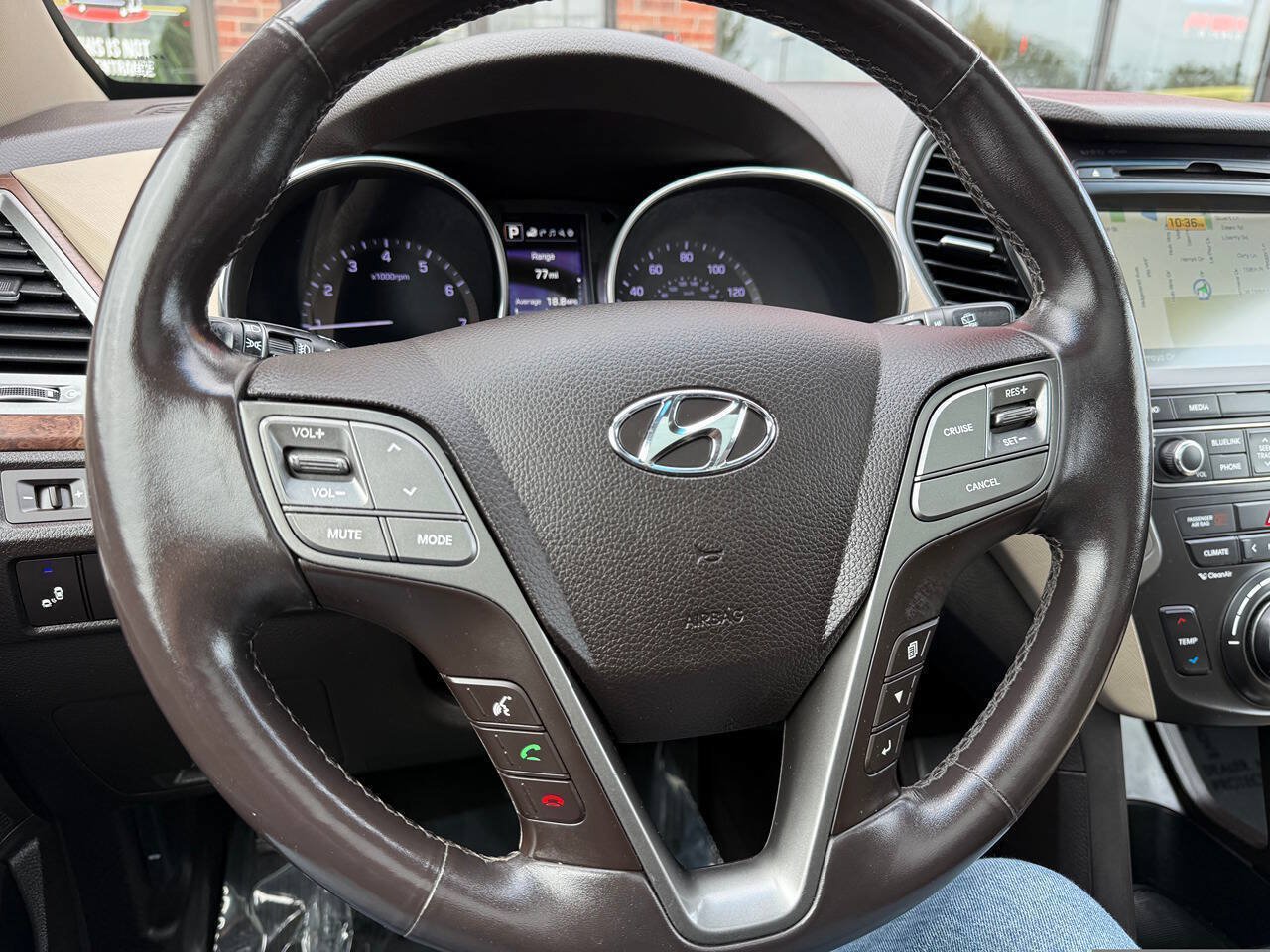 Used 2017 Hyundai Santa Fe FWD image 12
