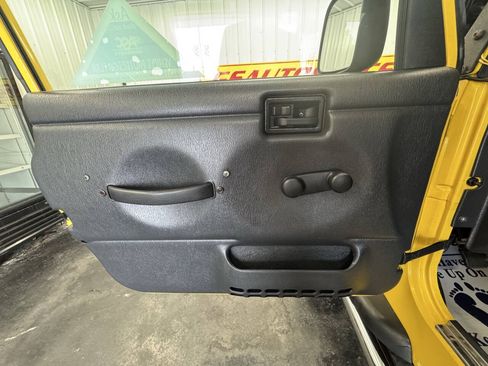 Used 2006 Jeep Wrangler X AWD/4WD image 27