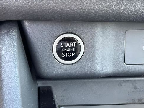 Used 2023 Nissan Rogue SV image 20