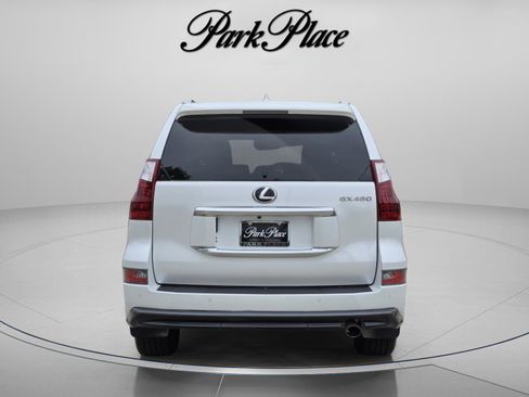 Certified 2021 Lexus GX 460 Luxury w/ Sport Design Package AWD/4WD image 4
