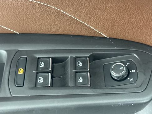 Used 2023 Volkswagen Atlas SEL R-Line AWD/4WD image 31