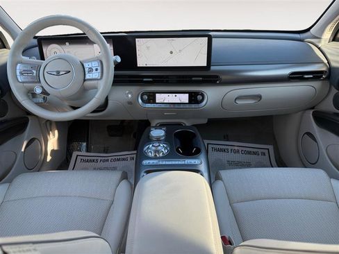 Used 2023 Genesis GV60 Advanced image 11