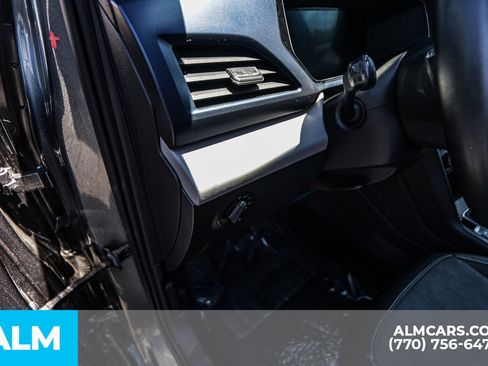 Used 2022 Volkswagen Taos SE image 37