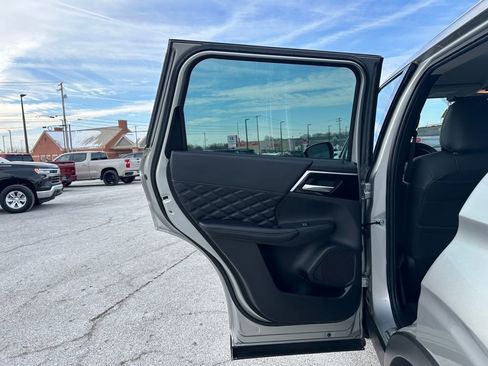 Used 2022 Mitsubishi Outlander SEL image 9