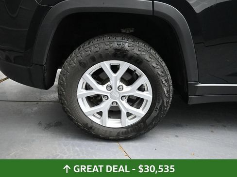 Used 2023 Jeep Grand Cherokee Limited AWD/4WD image 19