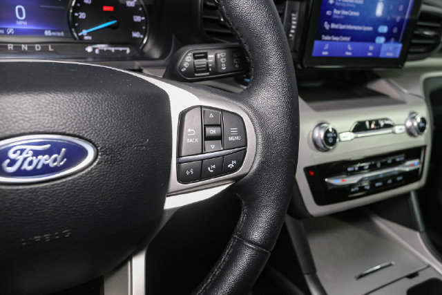 Used 2024 Ford Explorer XLT AWD/4WD image 31