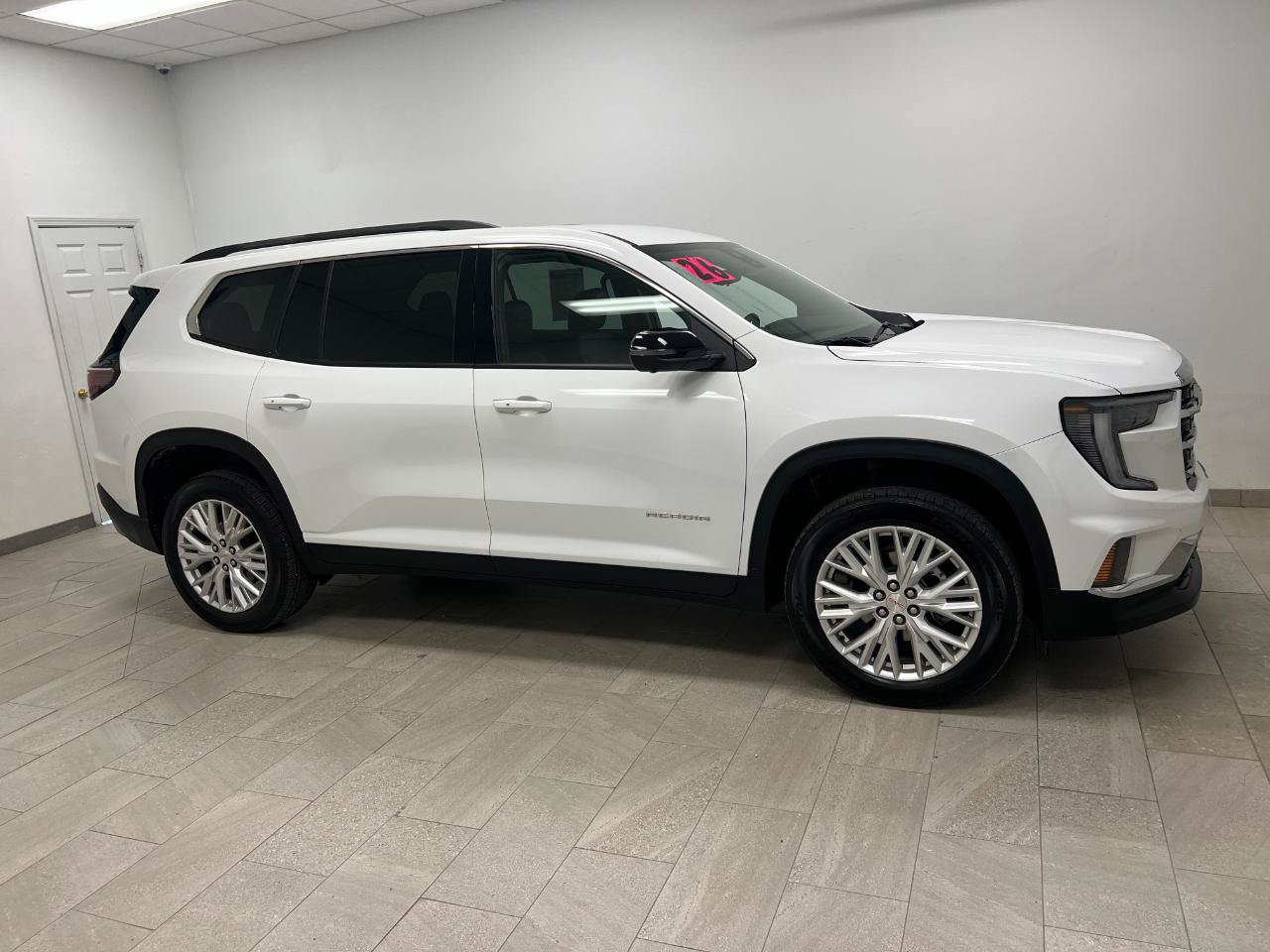 Used 2026 GMC Acadia Elevation w/ Elevation Premium Package AWD/4WD image 6