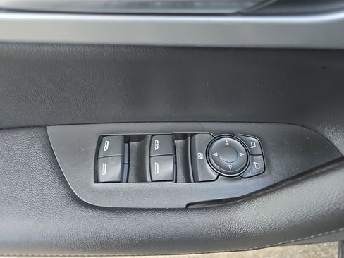 Used 2019 Chevrolet Blazer LT FWD image 21