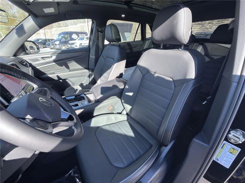 New 2026 Volkswagen Atlas Cross Sport SEL AWD/4WD image 17