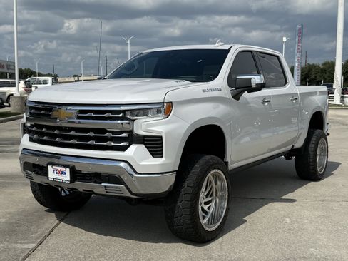 Used 2022 Chevrolet Silverado 1500 LTZ w/ LTZ Premium Texas Edition AWD/4WD image 9