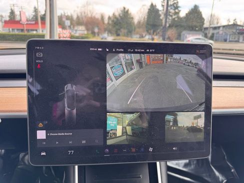 Used 2018 Tesla Model 3 Long Range image 21