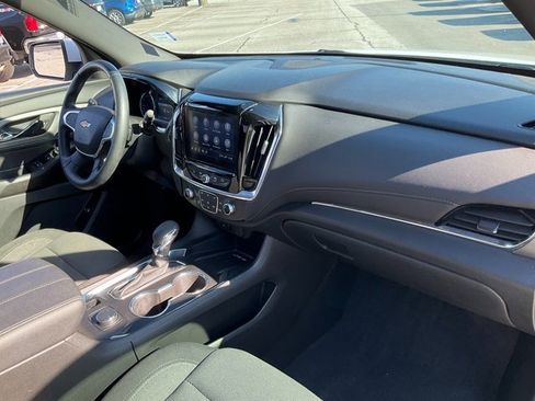 Used 2023 Chevrolet Traverse LT image 21