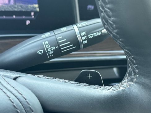 Certified 2024 Cadillac Escalade ESV Premium Luxury Platinum image 40