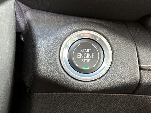 Used 2023 Buick Envision Essence w/ Sport Touring Package image 21