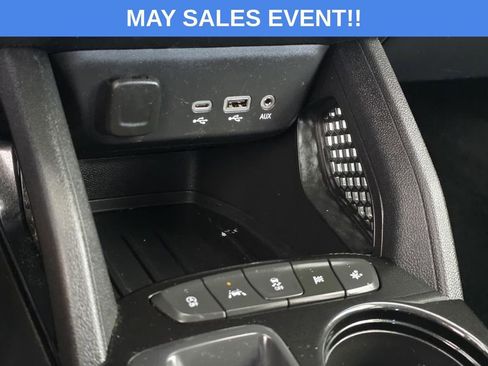 Used 2022 Chevrolet TrailBlazer LT FWD image 19