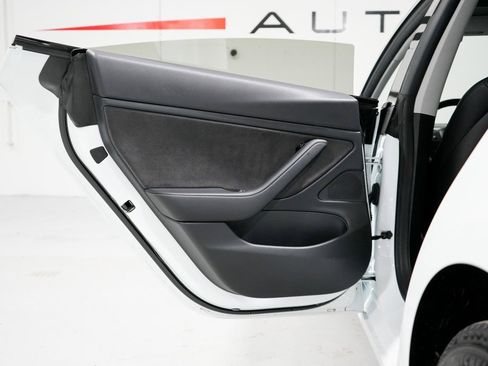 Used 2018 Tesla Model 3 Long Range image 27