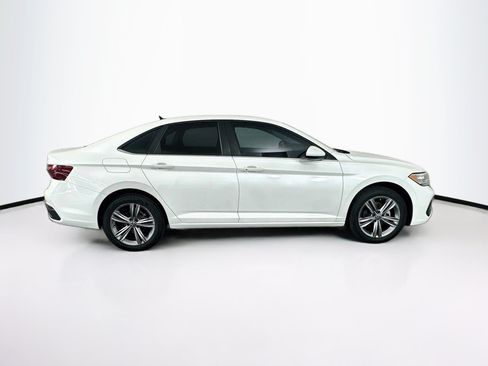 Used 2023 Volkswagen Jetta SE FWD image 10