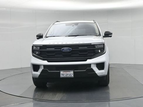 Used 2025 Ford Expedition Active image 28