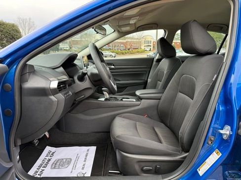 Used 2025 Nissan Altima 2.5 SV image 14