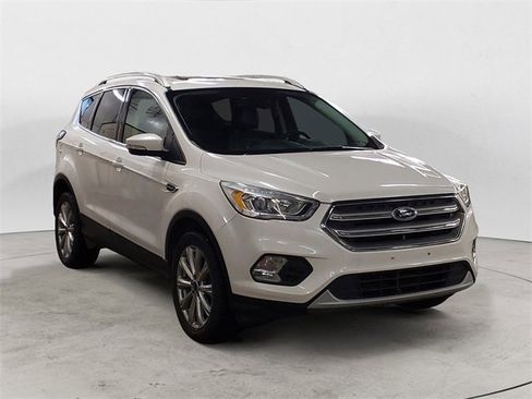Used 2017 Ford Escape Titanium image 7