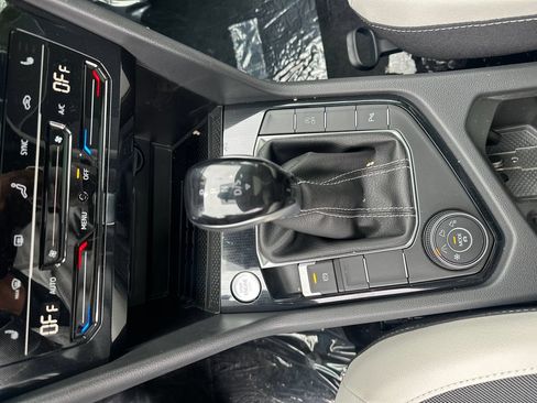 New 2026 Volkswagen Taos SE AWD/4WD image 17