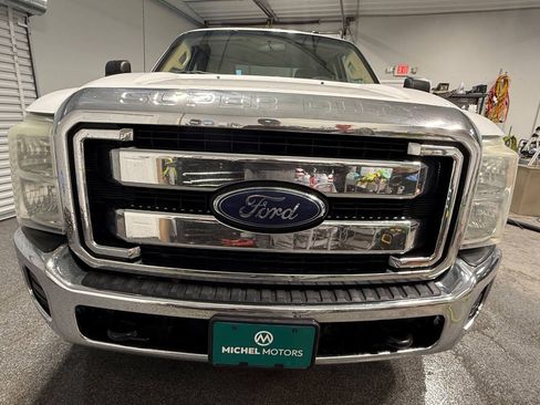 Used 2015 Ford F250 XLT AWD/4WD image 2