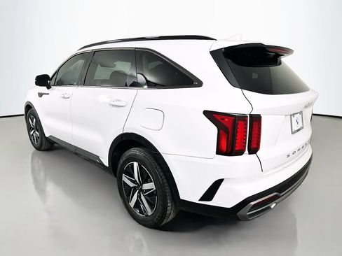 Used 2022 Kia Sorento S FWD image 7