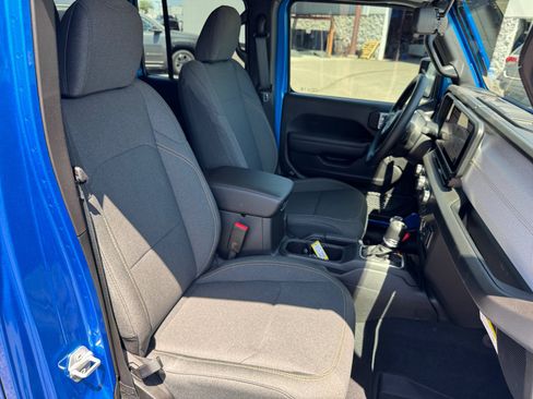 Used 2026 Jeep Wrangler Unlimited Sport AWD/4WD image 32