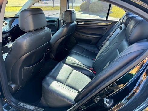 Used 2013 Hyundai Genesis 3.8 RWD image 19