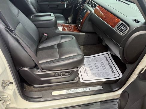 Used 2013 Chevrolet Avalanche LTZ AWD/4WD image 62