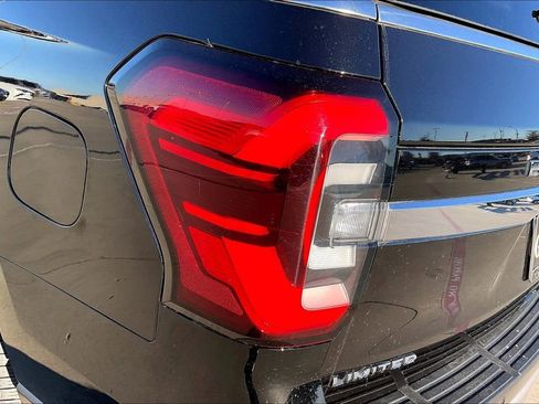 Used 2024 Ford Expedition Limited image 40