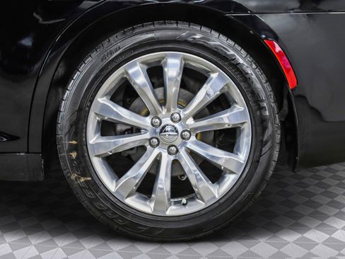 Used 2019 Chrysler 300 Touring L w/ Quick Order Package 22F image 30