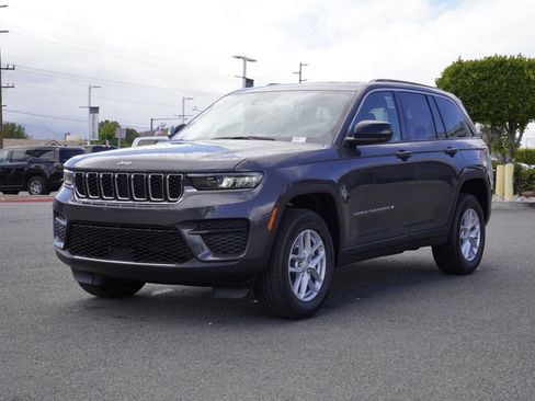 New 2026 Jeep Grand Cherokee Laredo RWD image 8